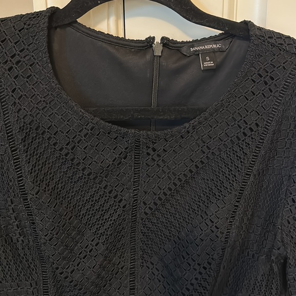 Lace Peplum Hem Top - Picture 2 of 4